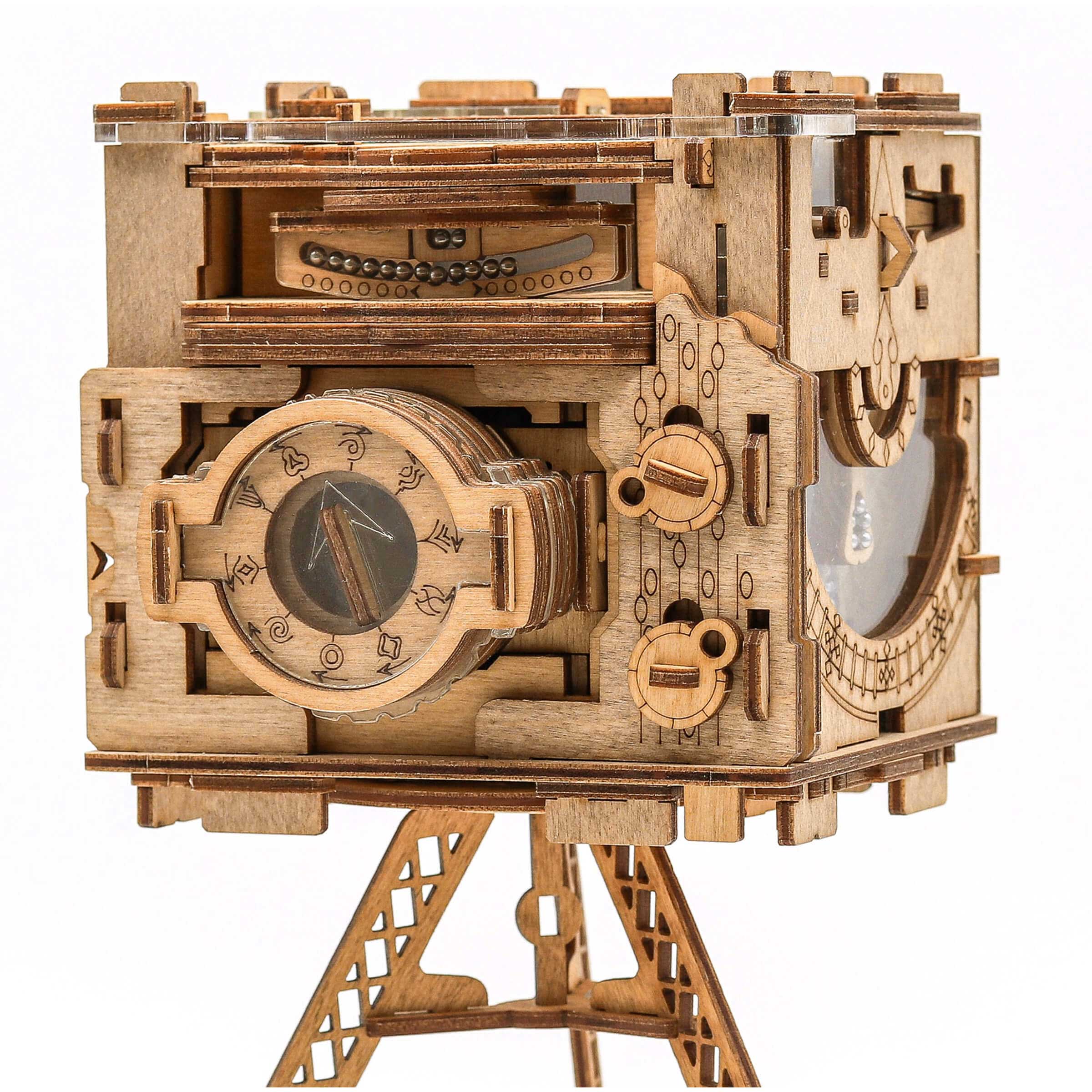 Sherlock's Camera Cluebox Pro: Sequential Discovery Puzzle Box